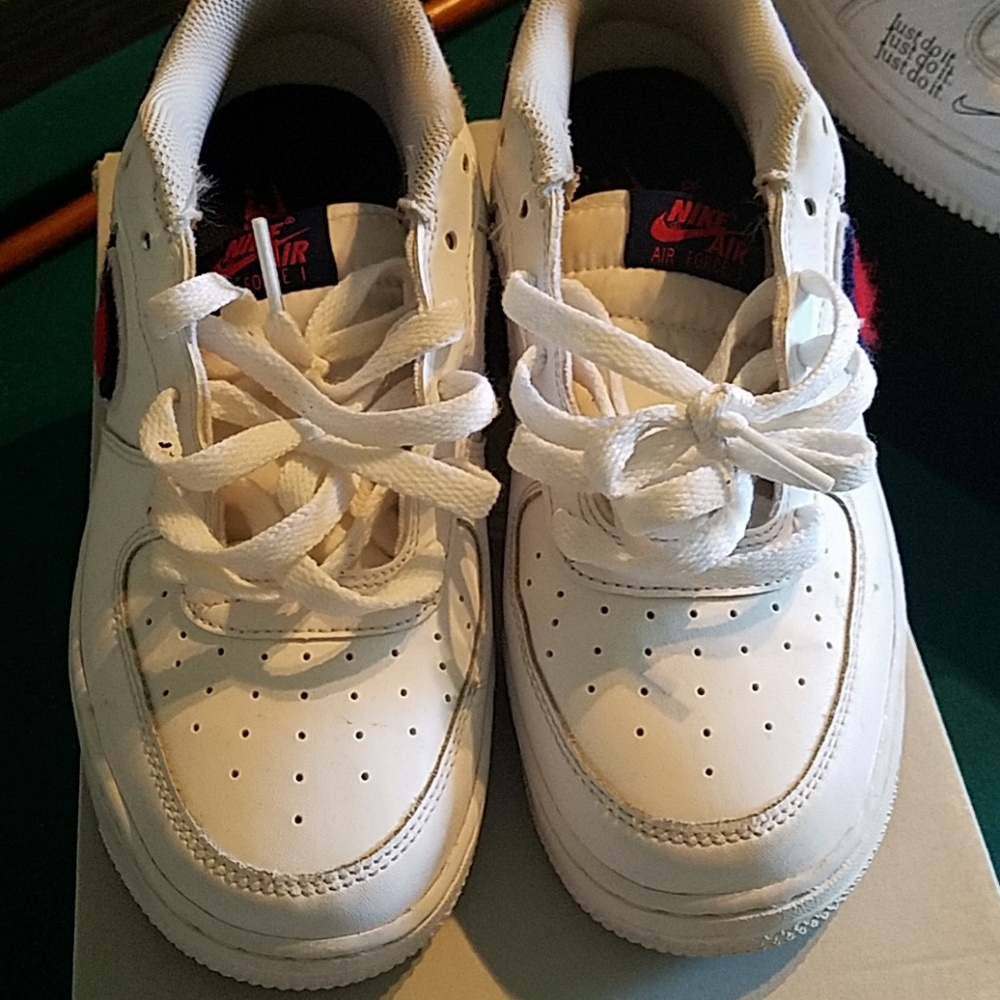 Boys sneakers